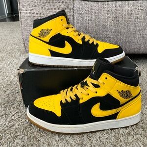 Nike Air Jordan Retro 1 Mid Bumble Bee 2017 Release size 8.5